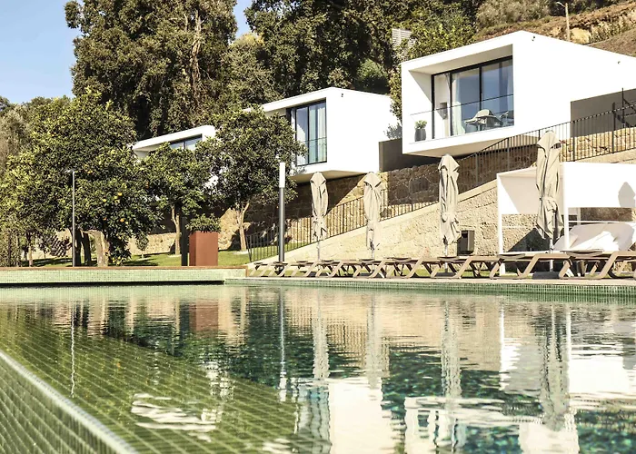 Portovella & Nocleg ze śniadaniem 3*