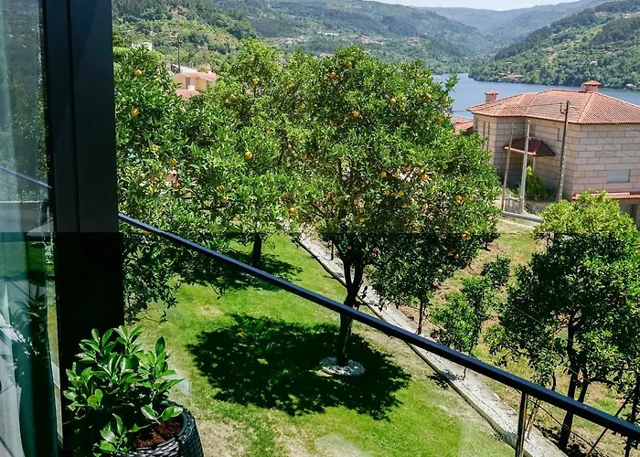 Portovella & Nocleg ze śniadaniem Pala