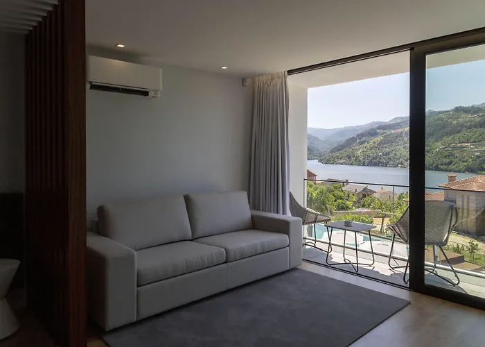 Portovella & Nocleg ze śniadaniem Pala